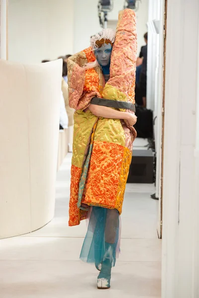 Look 19